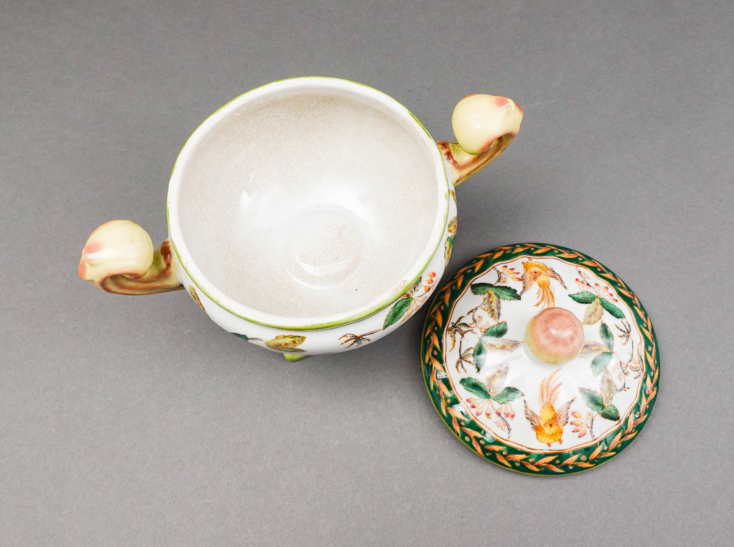 Wong Lee WL 1895 Vintage Floral & Birds Porcelain Centerpiece Covered Bowl Urn