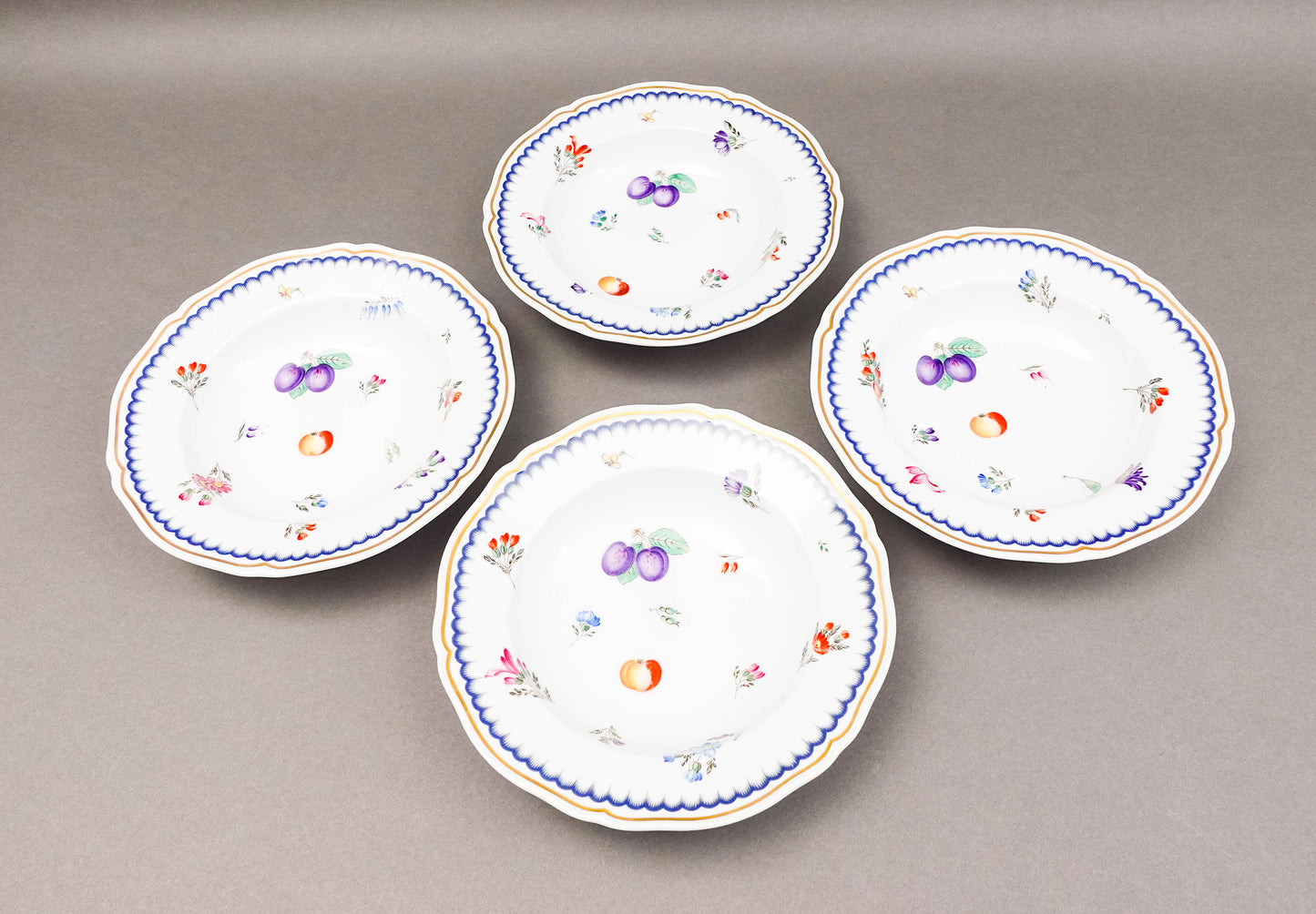 Richard Ginori Italian Fruits Porcelain 7 7/8" Rimmed Soup Bowls Set Of 4