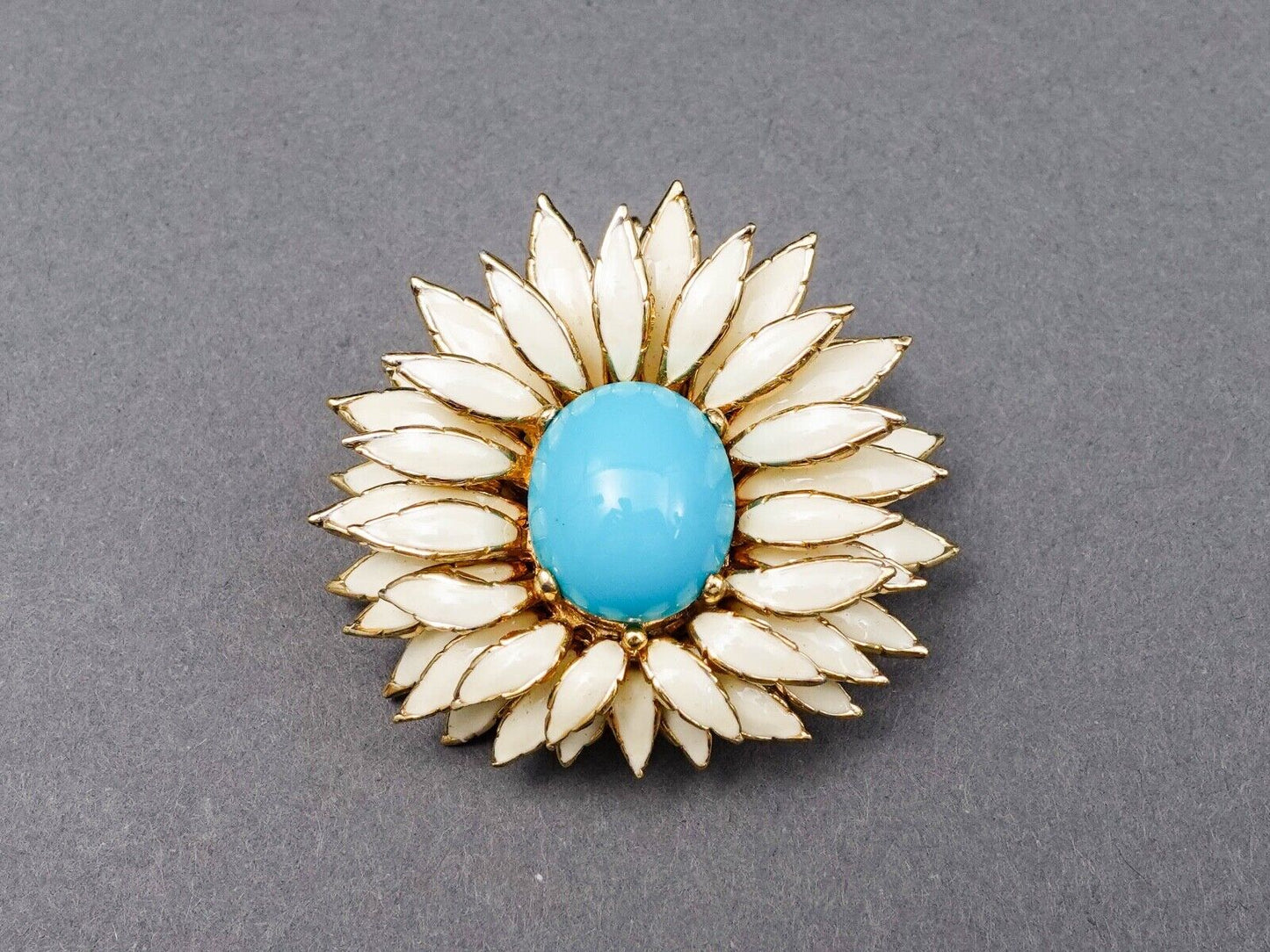 Ciner Signed Vintage Gold Tone Turquoise Cream Chrysanthemum Pendant Brooch Pin