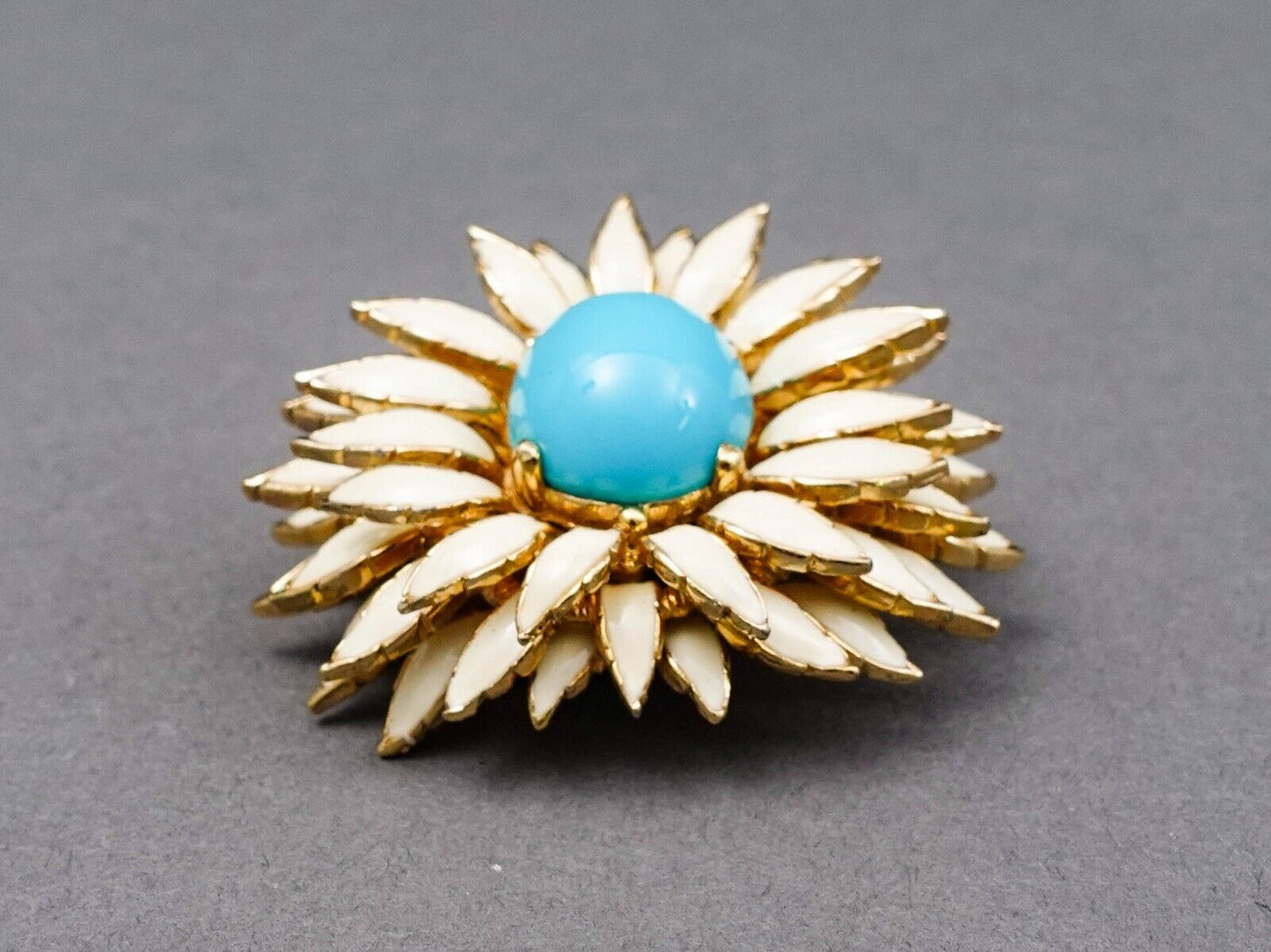 Ciner Signed Vintage Gold Tone Turquoise Cream Chrysanthemum Pendant Brooch Pin