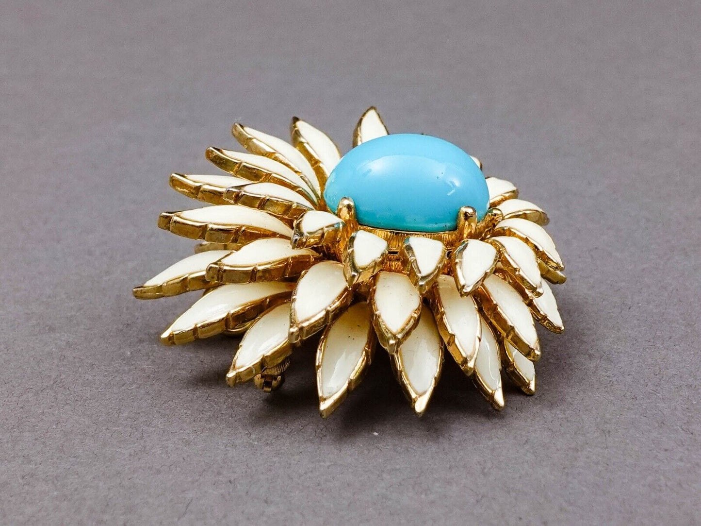 Ciner Signed Vintage Gold Tone Turquoise Cream Chrysanthemum Pendant Brooch Pin