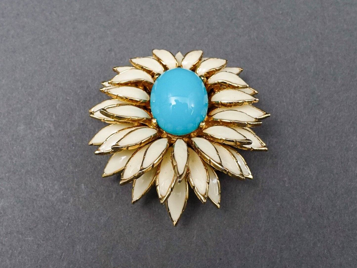 Ciner Signed Vintage Gold Tone Turquoise Cream Chrysanthemum Pendant Brooch Pin