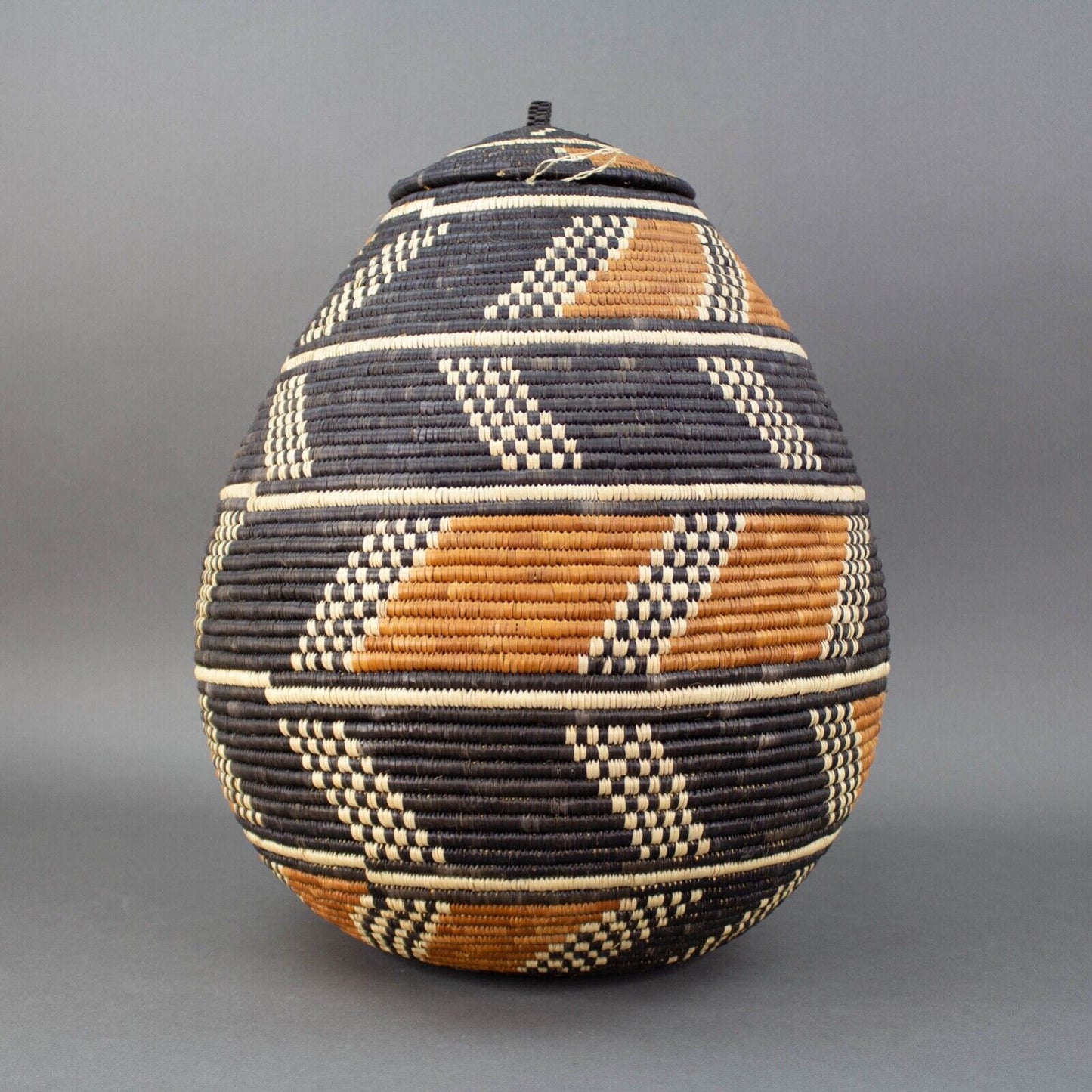 African Traditional Handwoven Zulu Large Basket 19" X 15"
