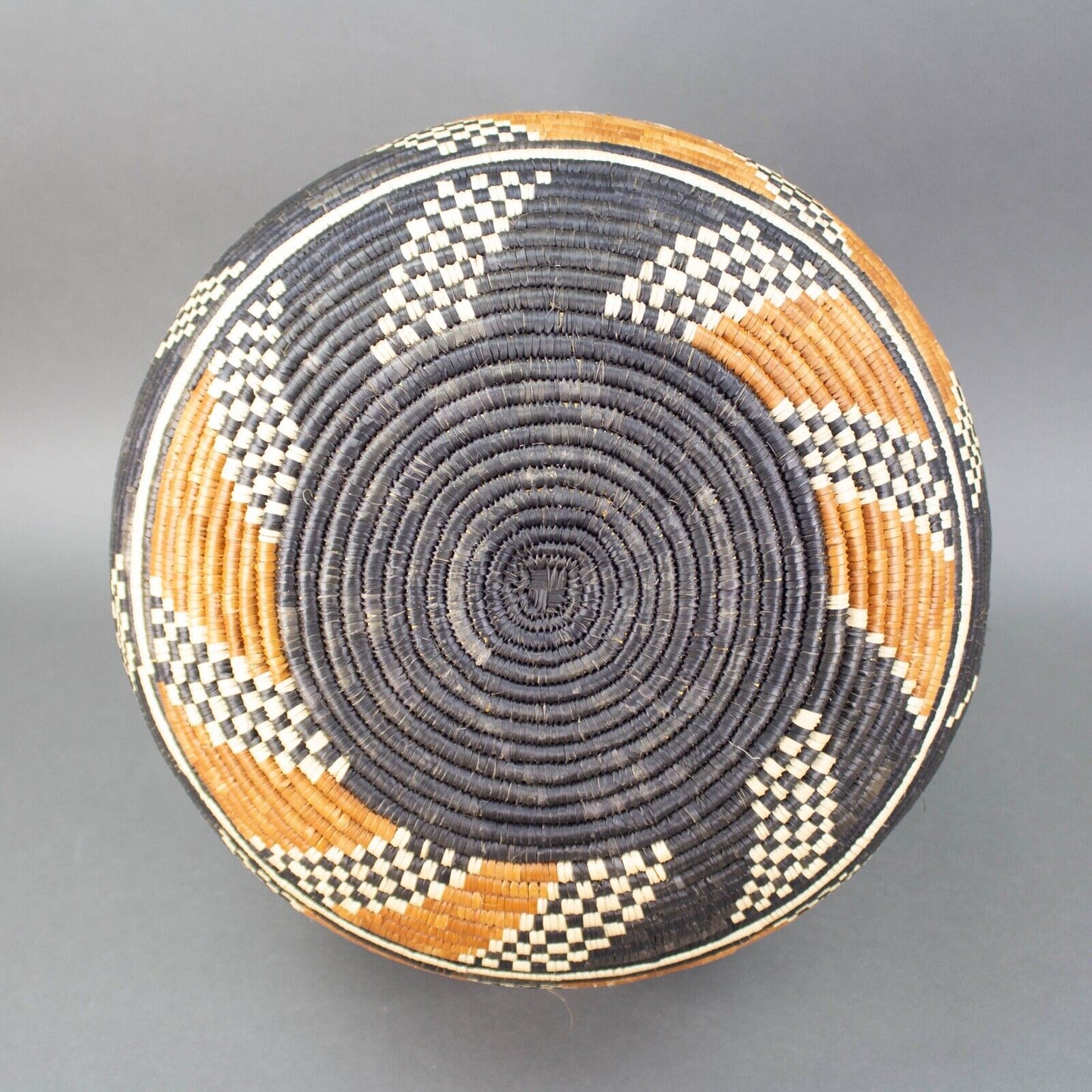 African Traditional Handwoven Zulu Large Basket 19" X 15"