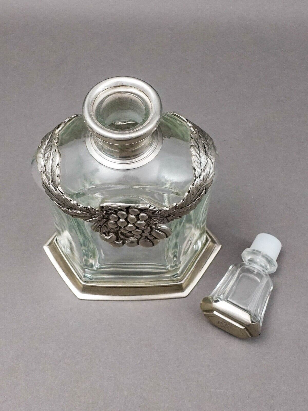 Brescia Peltro Italy Grape Pewter Etain Zinn 95% Crystal Glass Whiskey Decanter