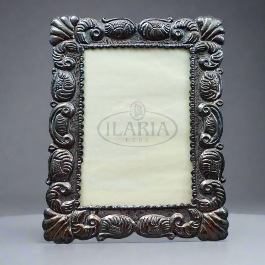 Ilaria Peru Repousse 925 Sterling Silver 5" x 7" Picture Photo Frame Wood Easel