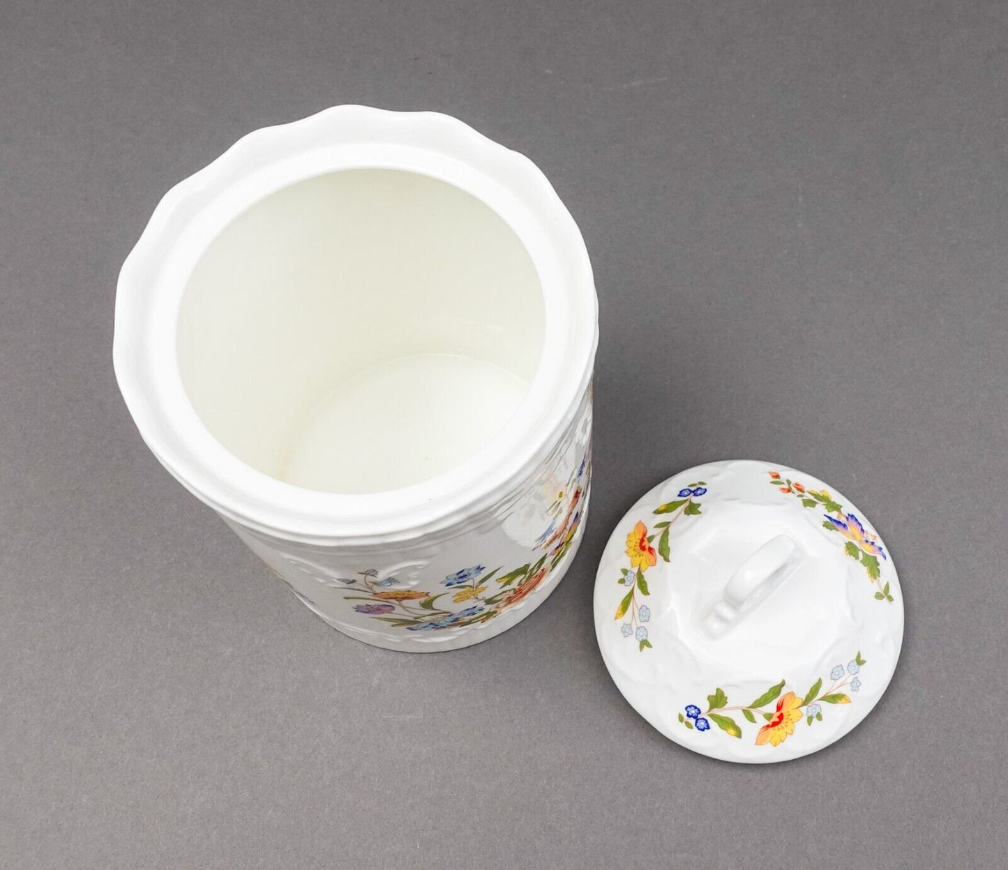 Aynsley England Cottage Garden Floral Covered Biscuit Jar Canister 7 1/2"