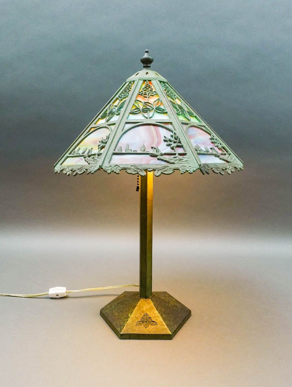 Bradley & Hubbard Antique Vintage Arts And Crafts Leaded Slag Glass Table Lamp