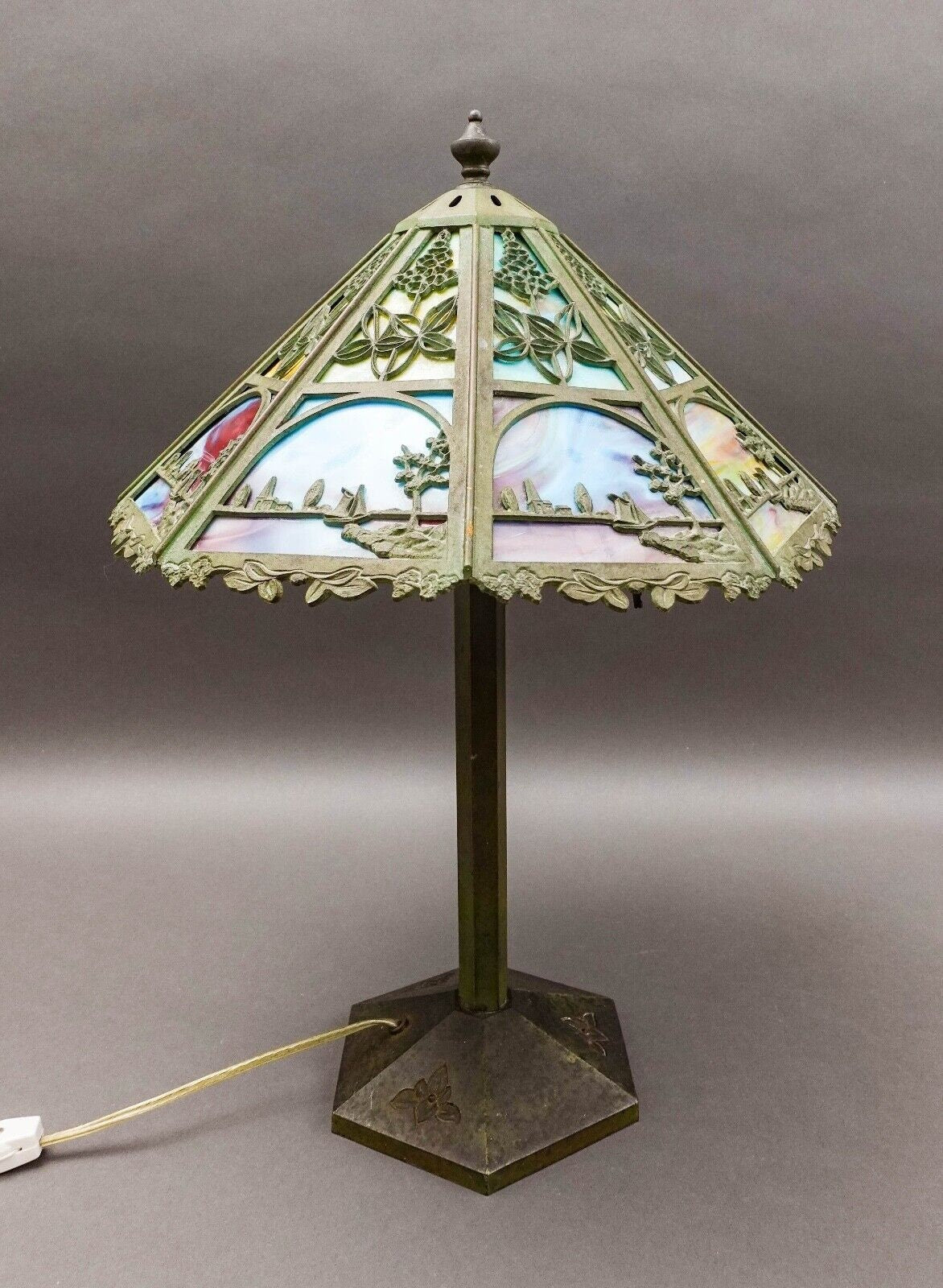 Bradley & Hubbard Antique Vintage Arts And Crafts Leaded Slag Glass Table Lamp