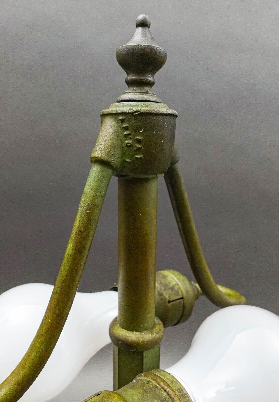 Bradley & Hubbard Antique Vintage Arts And Crafts Leaded Slag Glass Table Lamp