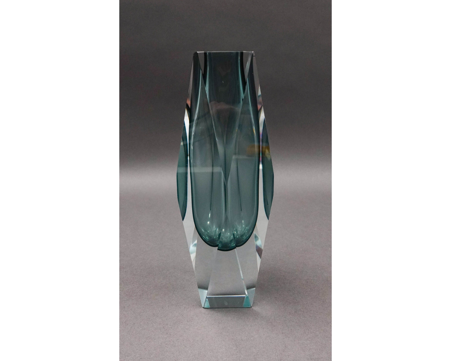 Mandruzzato Murano Mid Century Faceted Smoke Gray Sommerso Art Glass Vase 8"