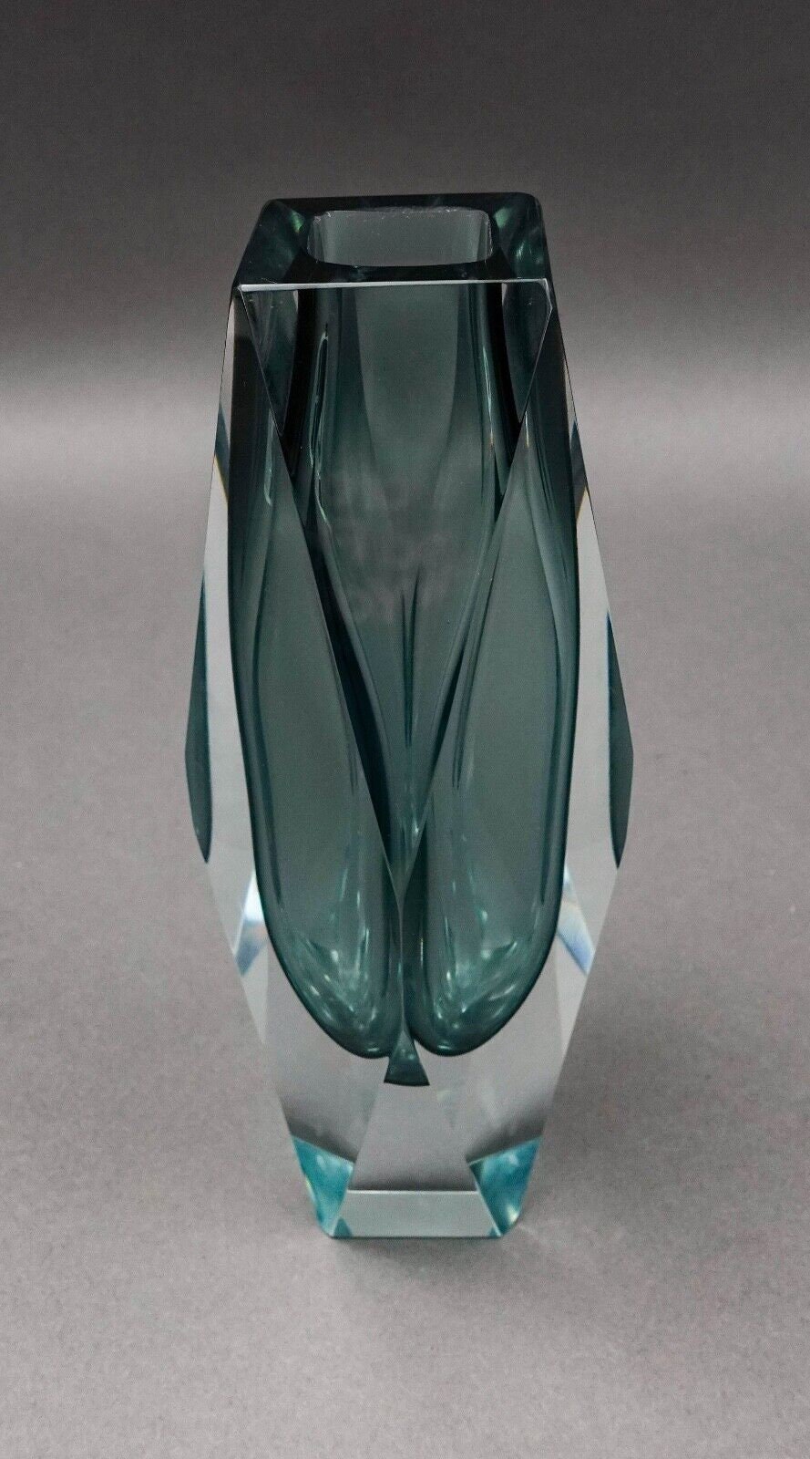 Mandruzzato Murano Mid Century Faceted Smoke Gray Sommerso Art Glass Vase 8"