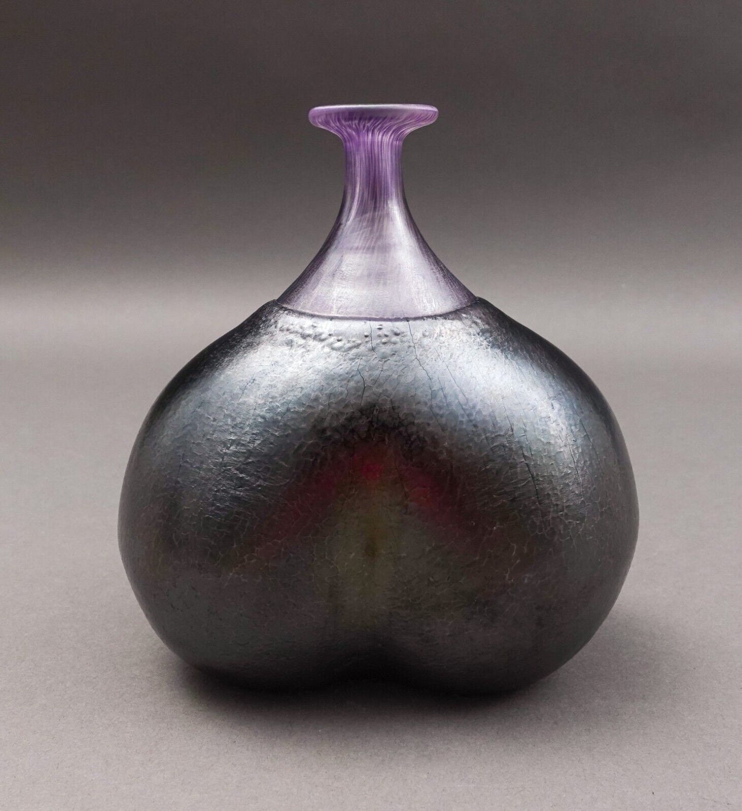 Kosta Boda Sweden Bertil Vallien Purple Volcano Buttocks Art Glass Vase 5 3/4"
