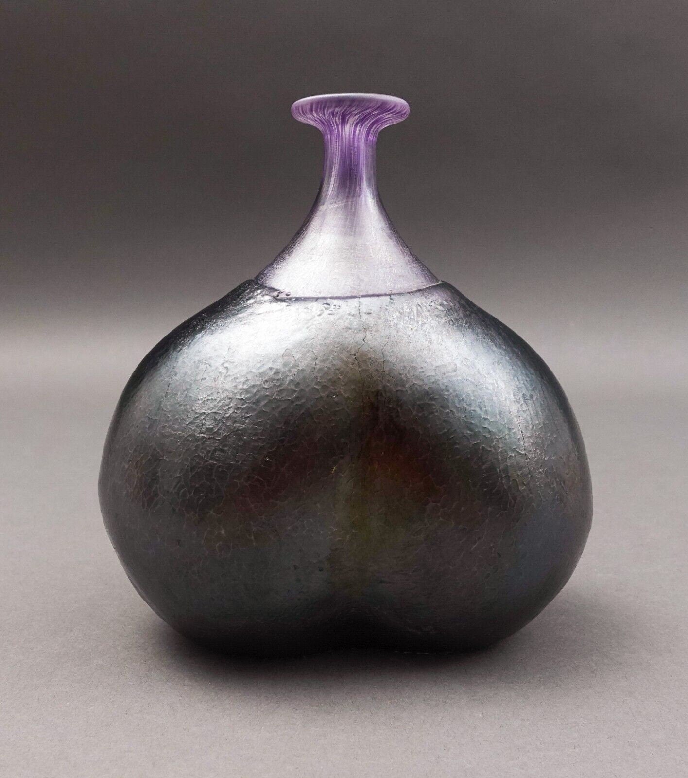Kosta Boda Sweden Bertil Vallien Purple Volcano Buttocks Art Glass Vase 5 3/4"