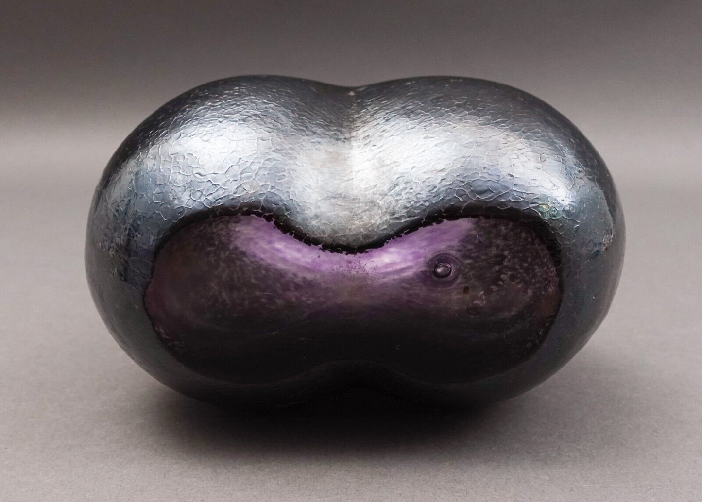Kosta Boda Sweden Bertil Vallien Purple Volcano Buttocks Art Glass Vase 5 3/4"