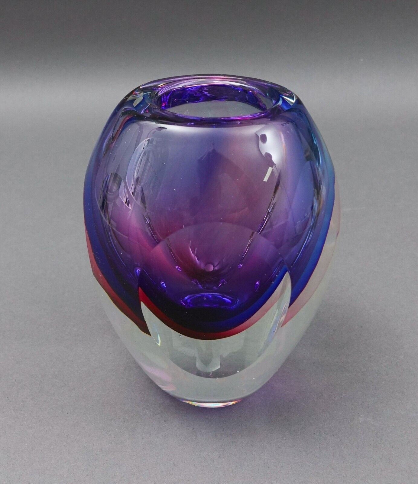 Flavio Poli Seguso Murano Sommerso Faceted Glass Vase 5 1/2"