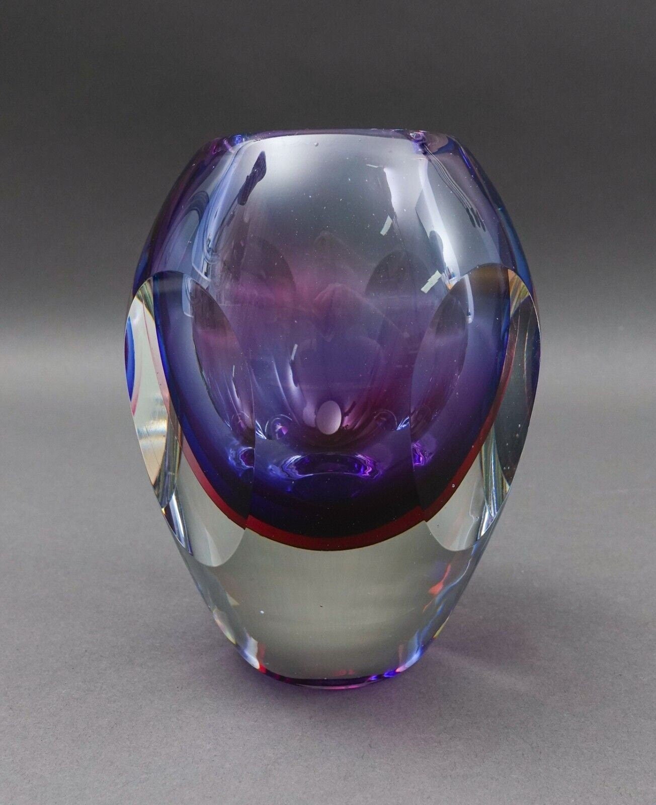 Flavio Poli Seguso Murano Sommerso Faceted Glass Vase 5 1/2"