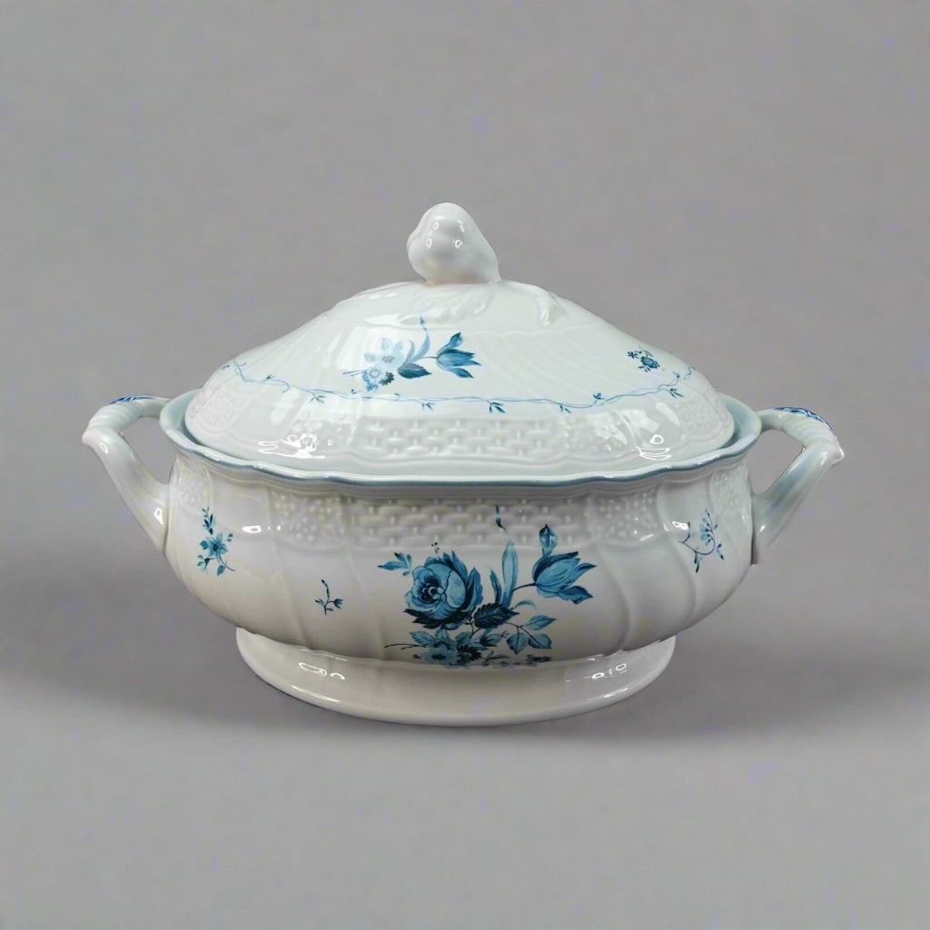 Mikasa Japan Precious Blue Sheffield D2502 Blue Floral Tureen With Lid