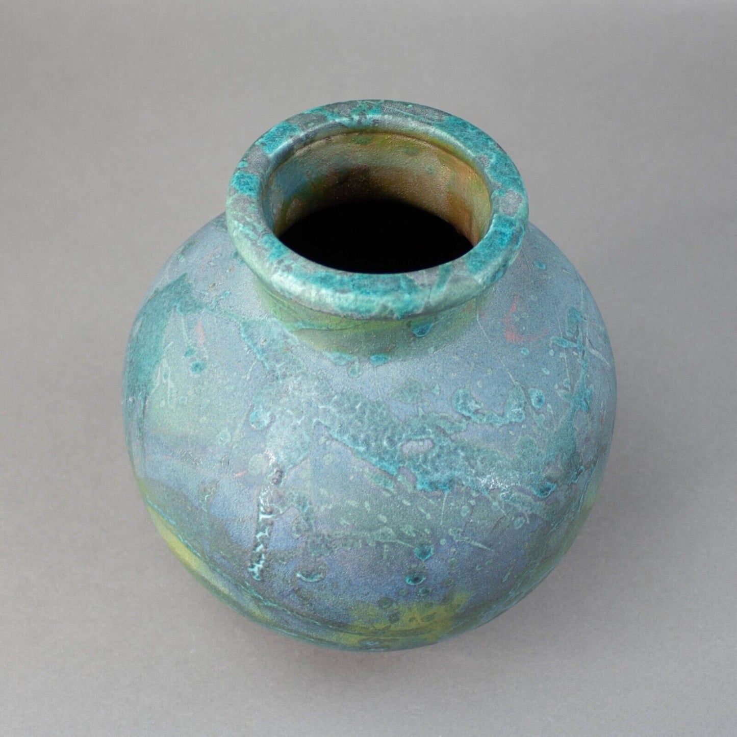William K Turner Signed Raku Studio Art Pottery Vase 7 7/8"