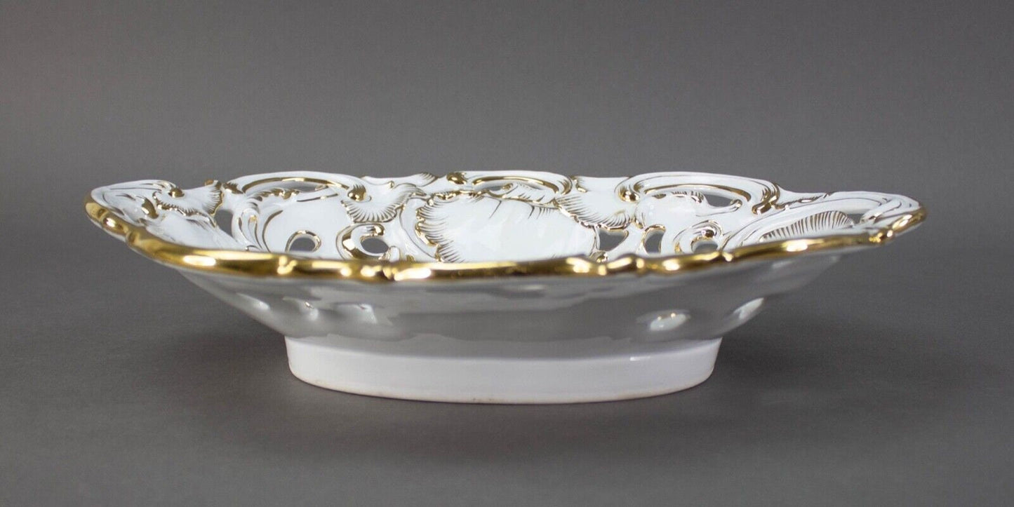 Meissen Rococo Shell High Relief Gold Oval Porcelain Center Serving Fruit Bowl