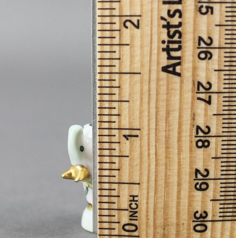 Herend Figurine Miniature Elephant Siang Blanc SBC Collection White Dynasty