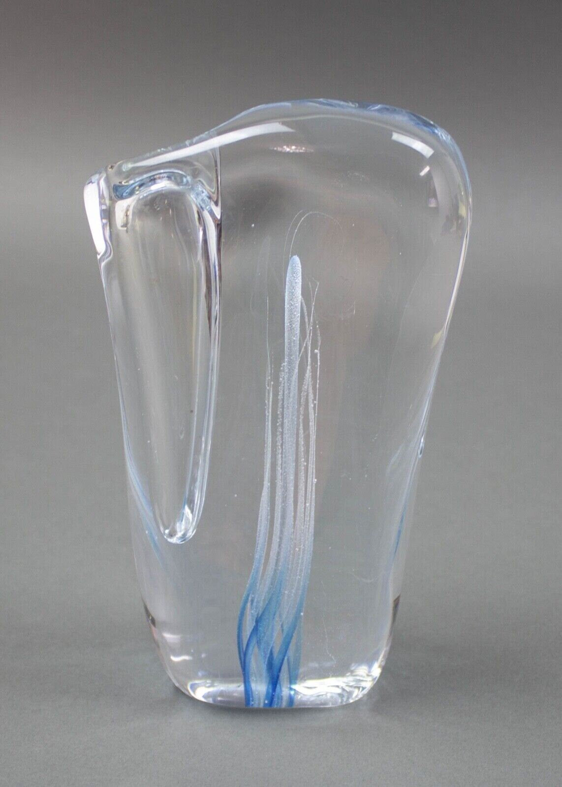 Marcolin Sweden M51 Signed Blue & White Sea Anemone Art Crystal Vase 8" Vintage