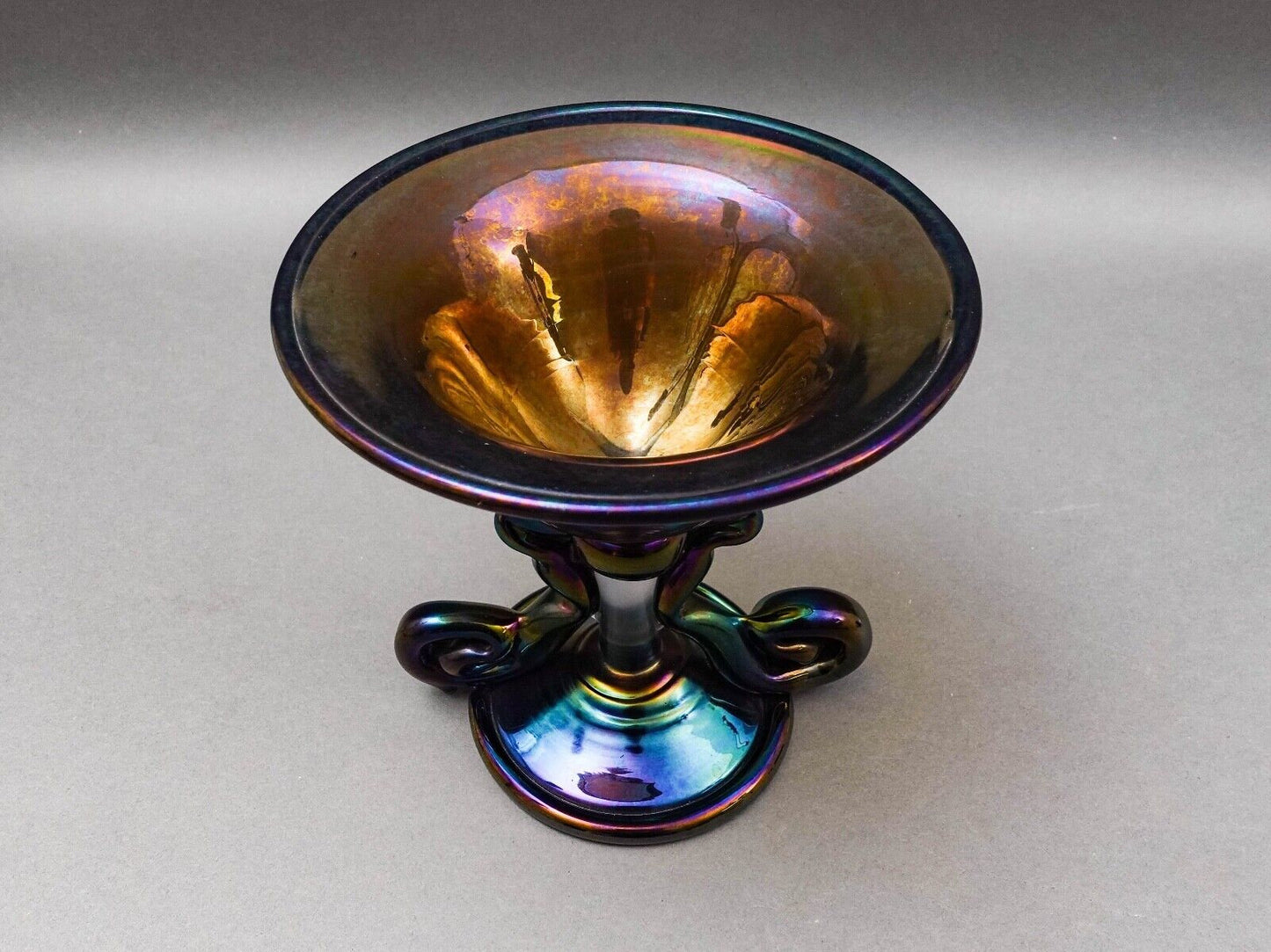 Kim Newcomb 1973 Signed Iridescent Art Glass Vase Pedestal Bowl Compote