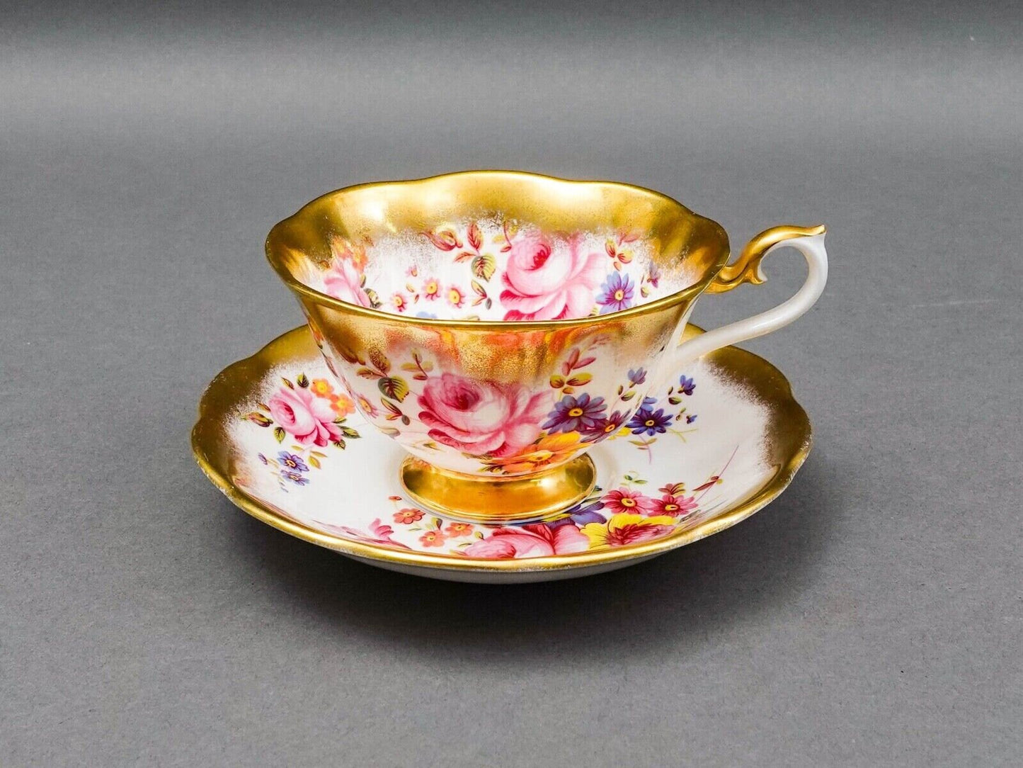 Royal Albert England Treasure Chest Series Tea Cup & Saucer