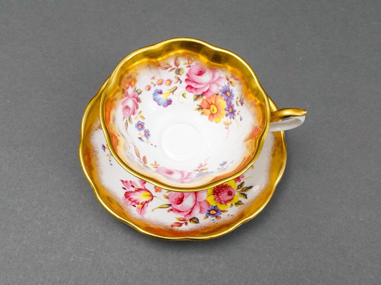 Royal Albert England Treasure Chest Series Tea Cup & Saucer