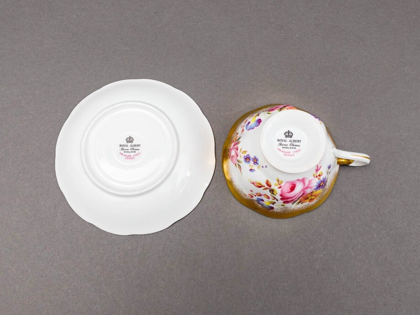 Royal Albert England Treasure Chest Series Tea Cup & Saucer