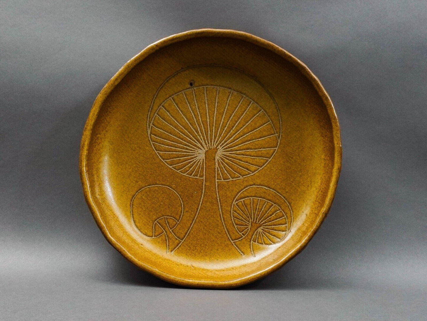 Jane Gordon Martz Marshall Studios MCM Mushroom Art Pottery Serving Bowl Platter