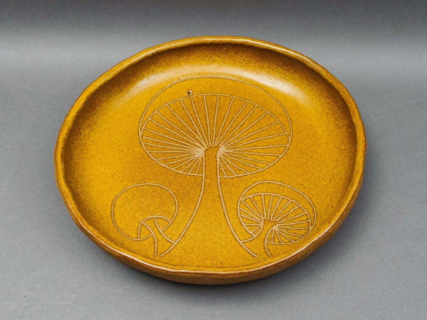 Jane Gordon Martz Marshall Studios MCM Mushroom Art Pottery Serving Bowl Platter