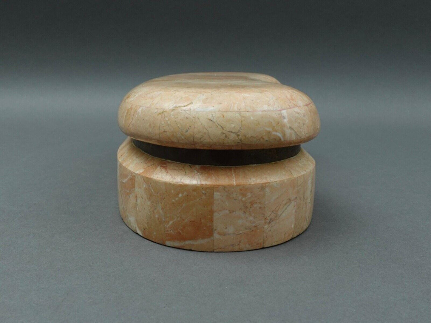 Kinder-Harris Dara 1980s Pink Tessellated Stone Brass Kidney Shaped Box (Read)