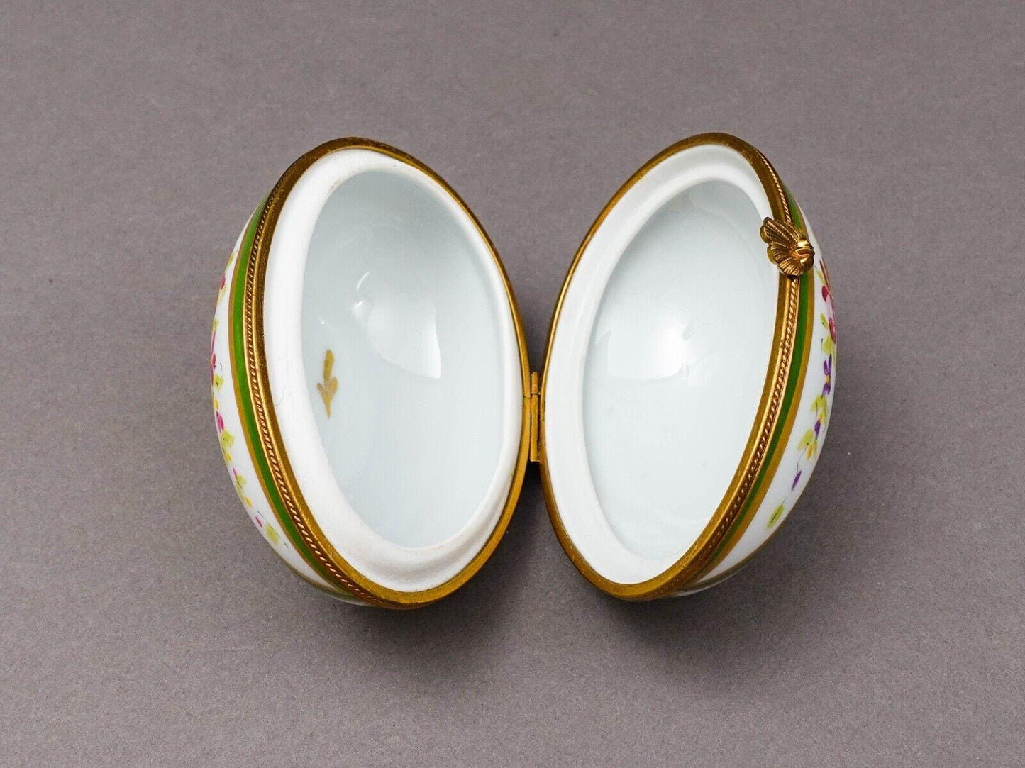 Limoges France Decor Main  Green & Gold Floral Porcelain Egg Hinged Trinket Box
