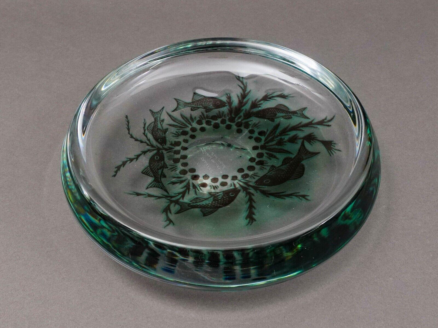 Edward Hald (Sweden, 1883 -1980) Orrefors 1954 "Graal" Fish Art Glass Bowl 9.25"