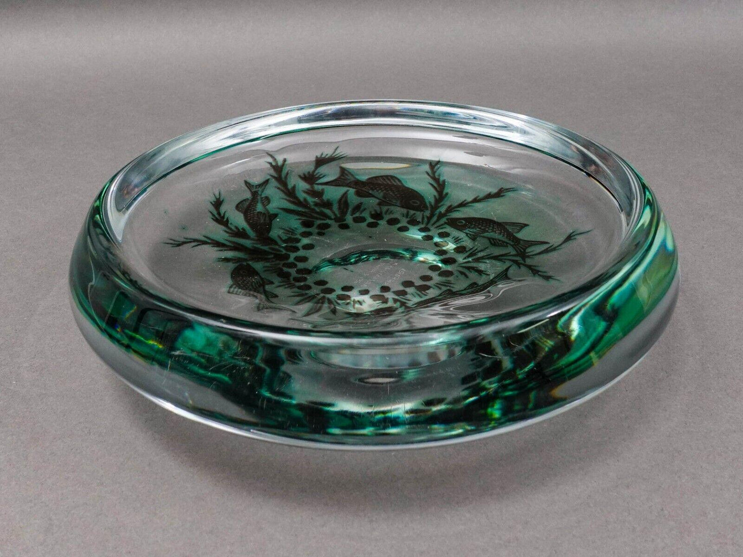 Edward Hald (Sweden, 1883 -1980) Orrefors 1954 "Graal" Fish Art Glass Bowl 9.25"