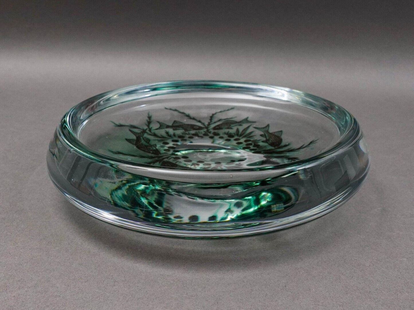 Edward Hald (Sweden, 1883 -1980) Orrefors 1954 "Graal" Fish Art Glass Bowl 9.25"