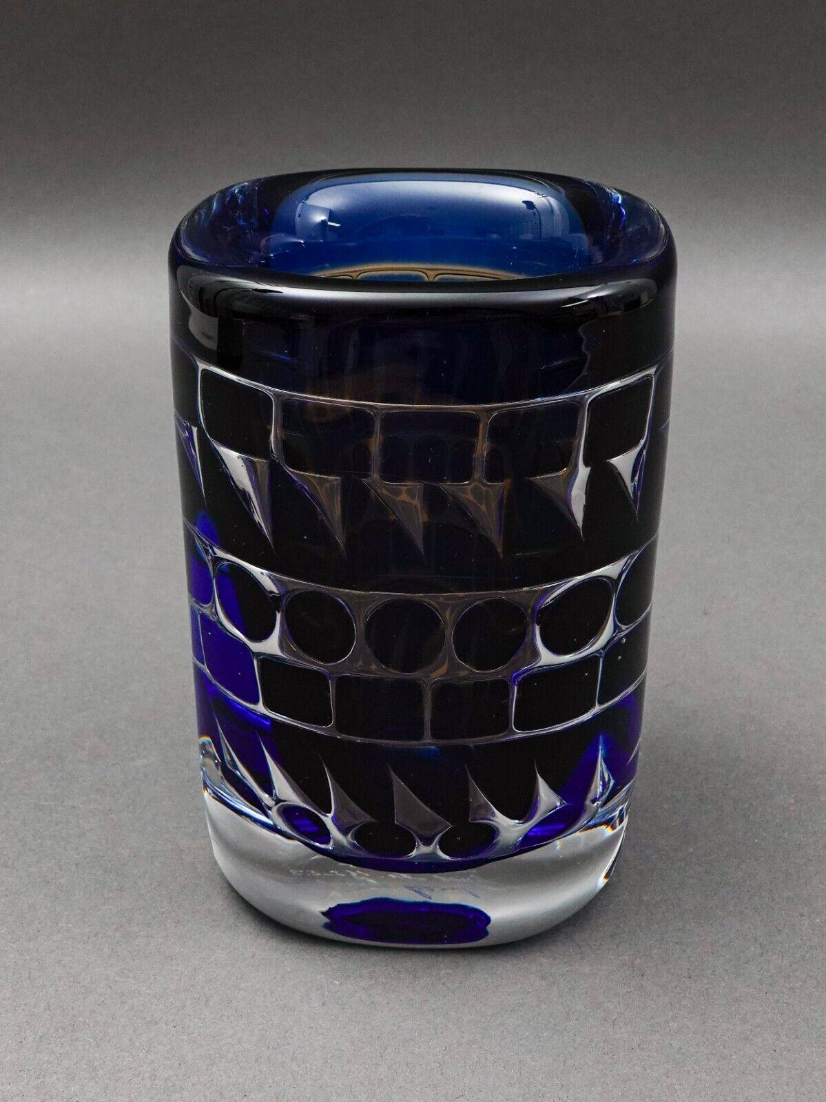 Orrefors Ingeborg Lundin Signed Ariel Nr. 164.-E.3 Blue Geometric Glass Vase