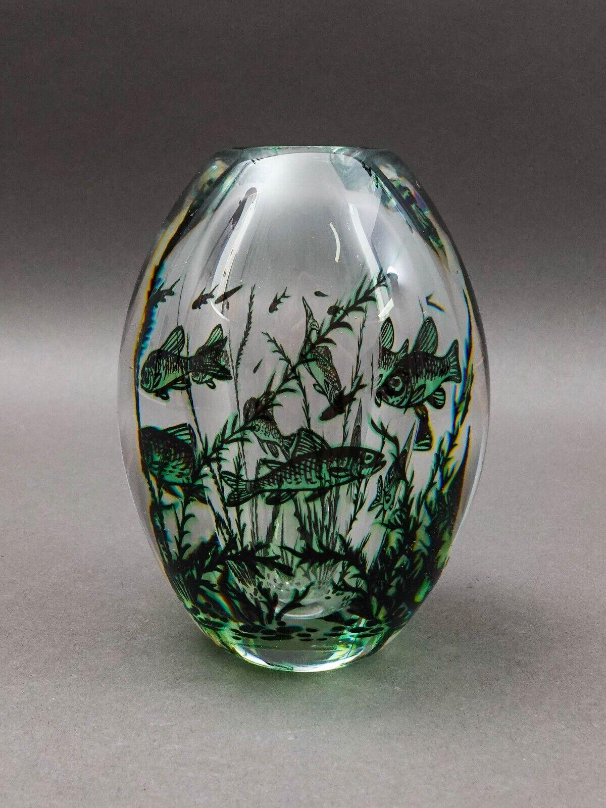 Edward Hald (Sweden, 1883 -1980) Orrefors 1948 "Graal" Fish Art Glass Vase 5.25"