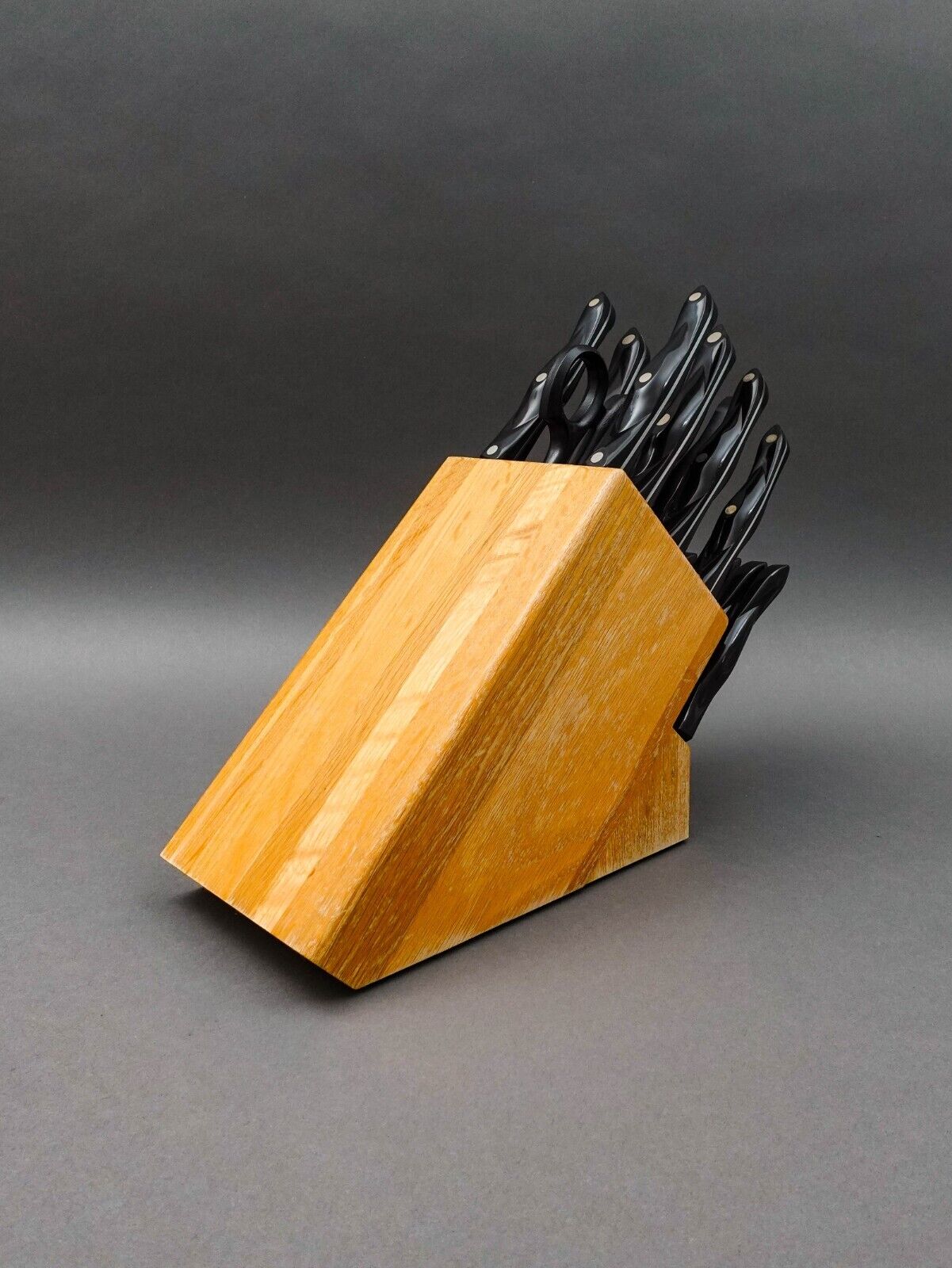 Cutco USA Kitchen Cutlery Knife Set 19 Piece Plus Oak Wood Block Stand