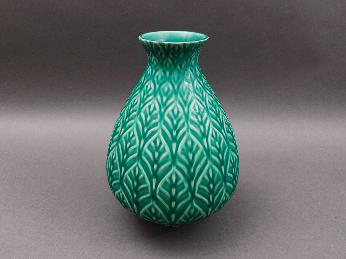 Jonathan Adler Peru Vintage Large Leaf Leaves Green Ceramic Pottery Vase 11 1/2"