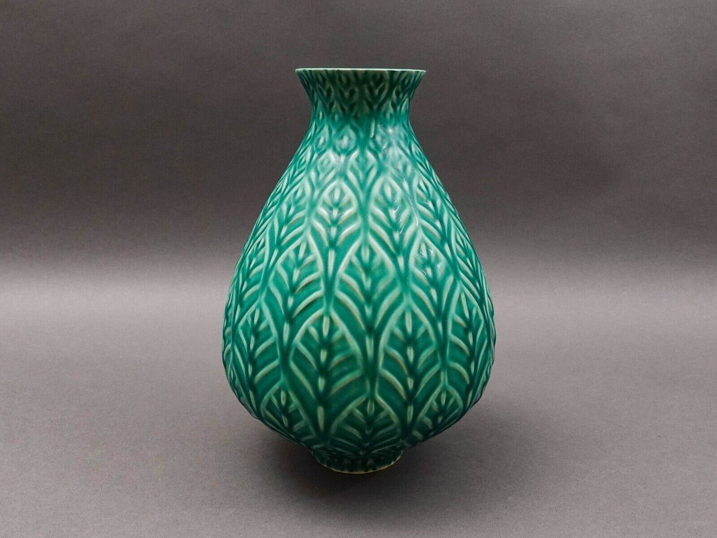Jonathan Adler Peru Vintage Large Leaf Leaves Green Ceramic Pottery Vase 11 1/2"