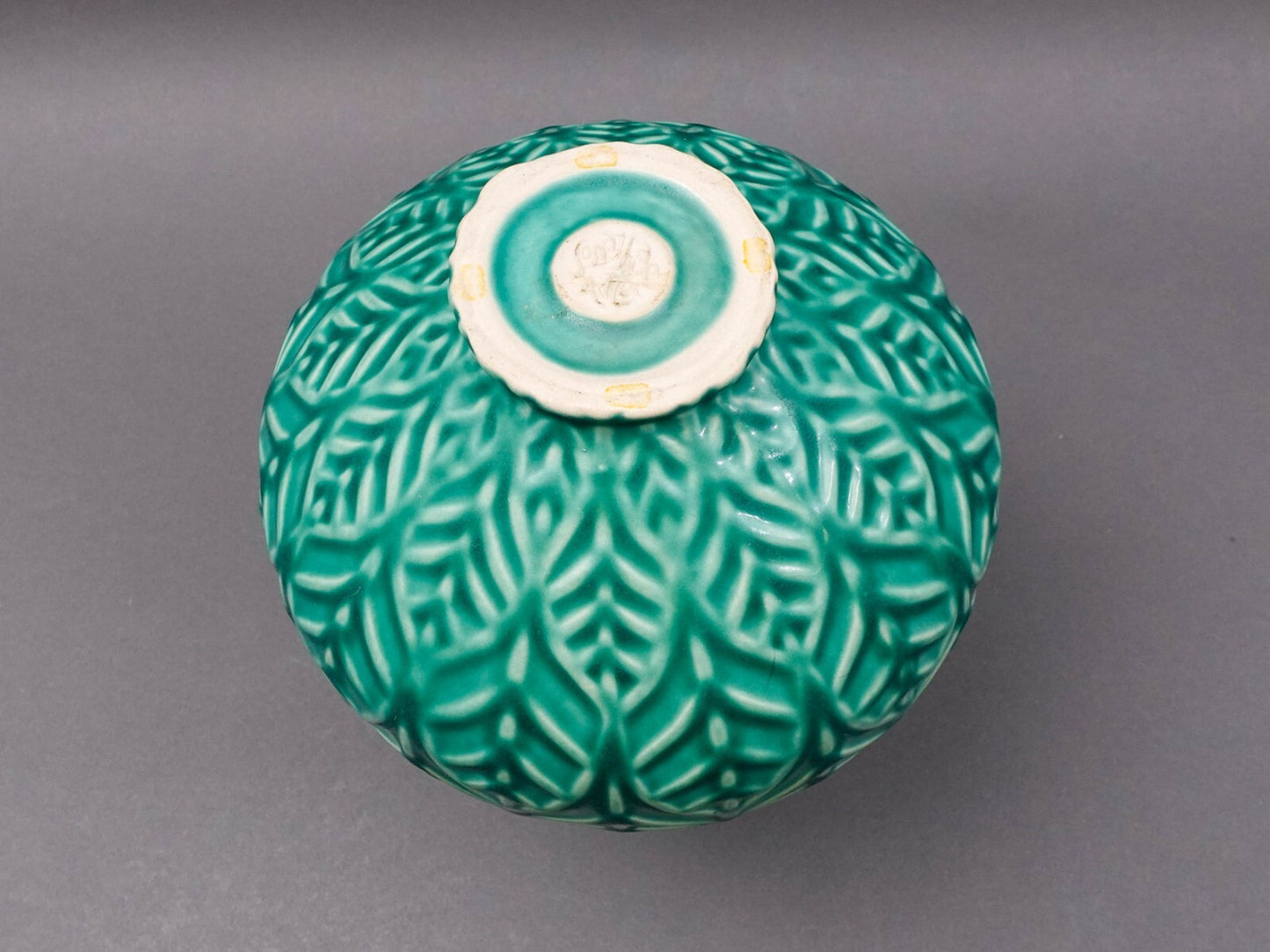 Jonathan Adler Peru Vintage Large Leaf Leaves Green Ceramic Pottery Vase 11 1/2"