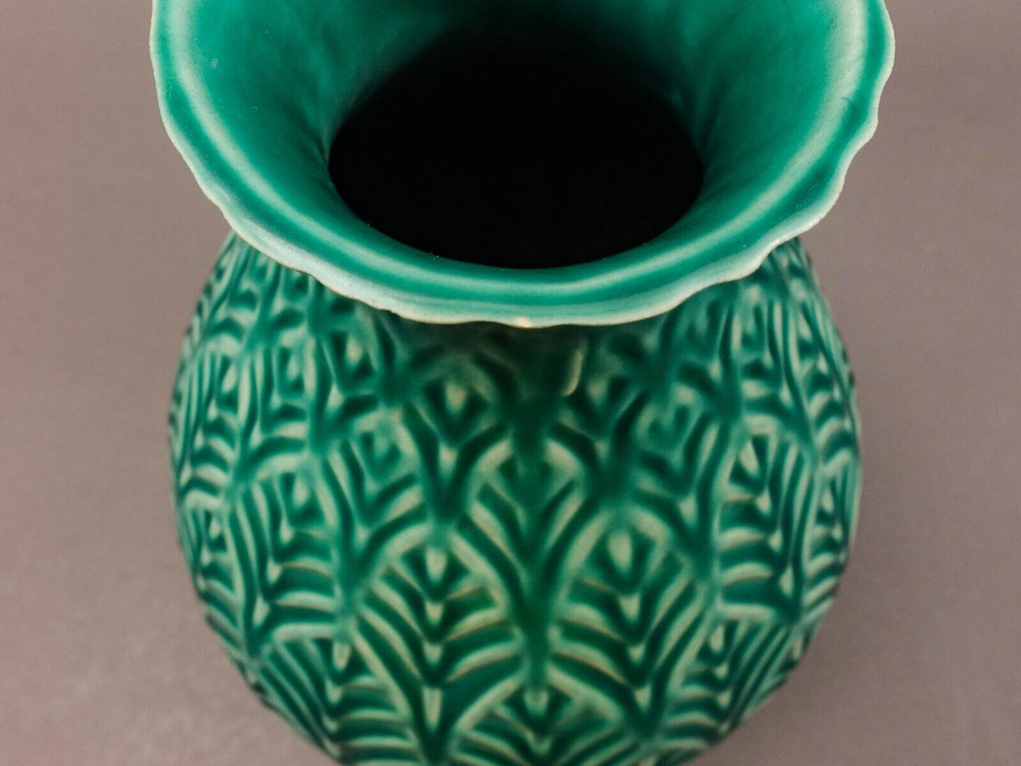 Jonathan Adler Peru Vintage Large Leaf Leaves Green Ceramic Pottery Vase 11 1/2"