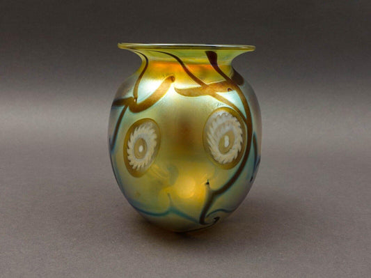 Robert Eickholt 1995 Iridescent Gold Aurene Art Glass Sea Anemone Flower Vase 5"