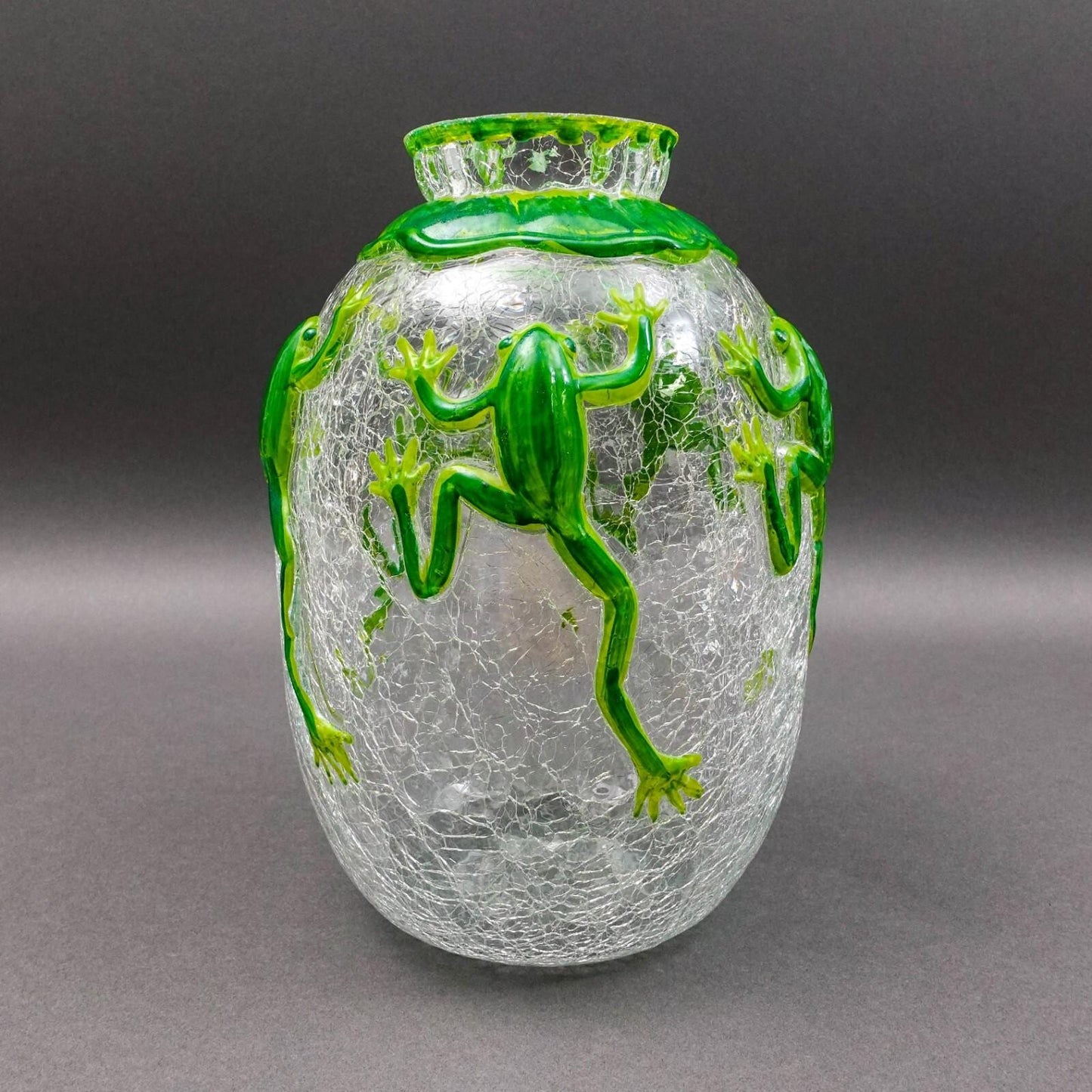 Vintage Applied Five Green Frogs In Relief Clear Crackle Glass Vase 10 1/8"