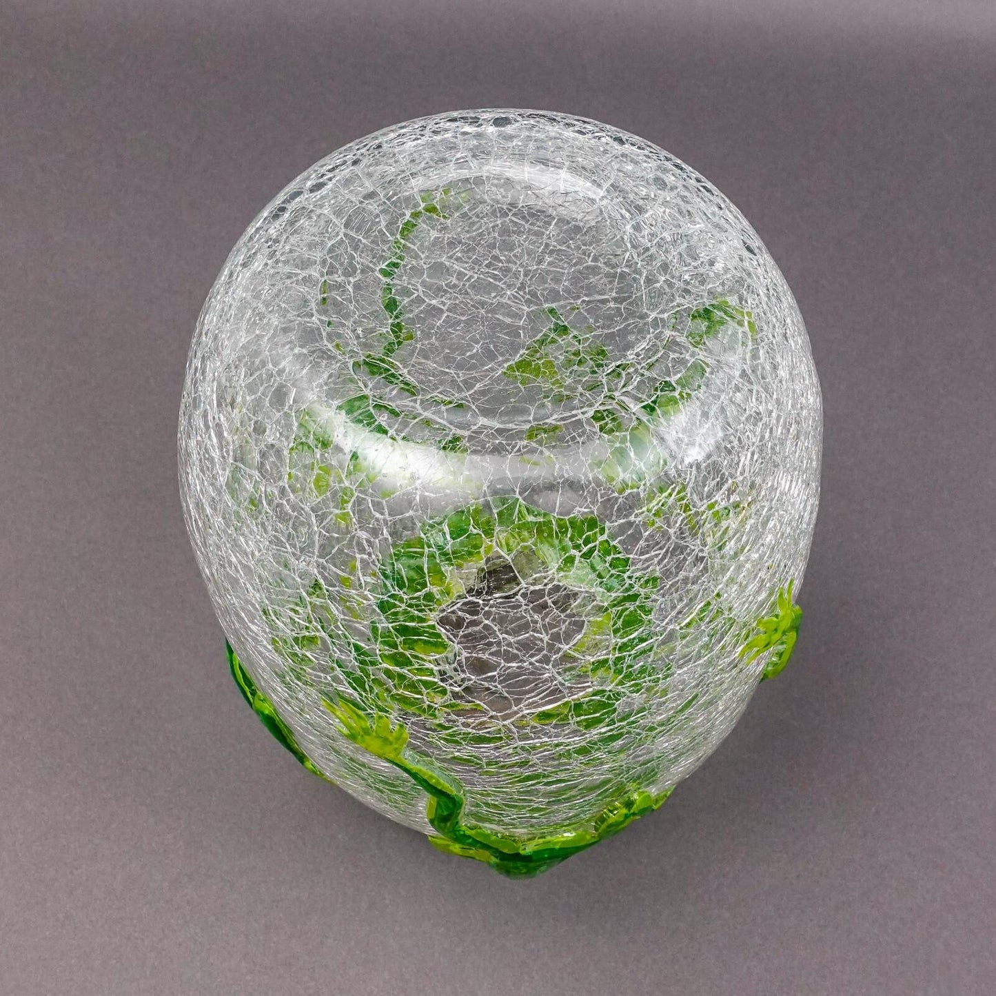 Vintage Applied Five Green Frogs In Relief Clear Crackle Glass Vase 10 1/8"