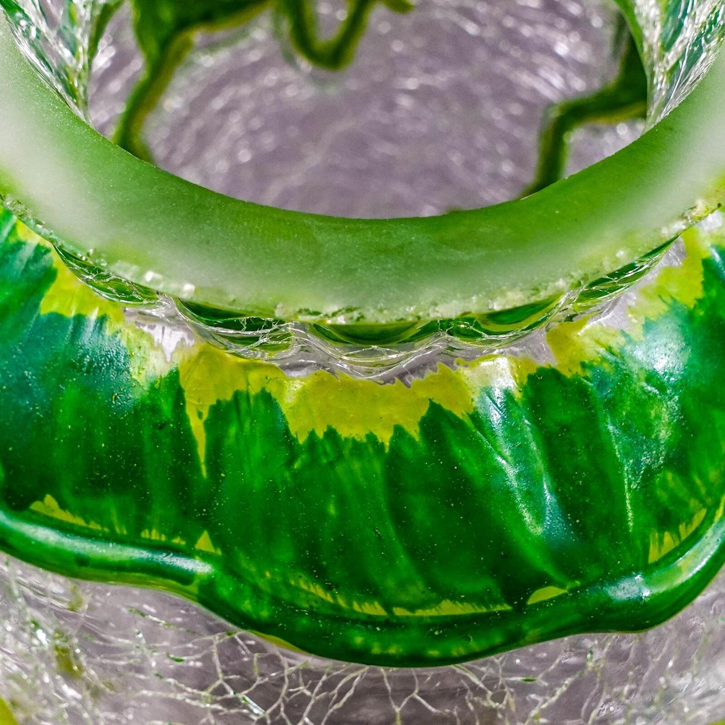 Vintage Applied Five Green Frogs In Relief Clear Crackle Glass Vase 10 1/8"