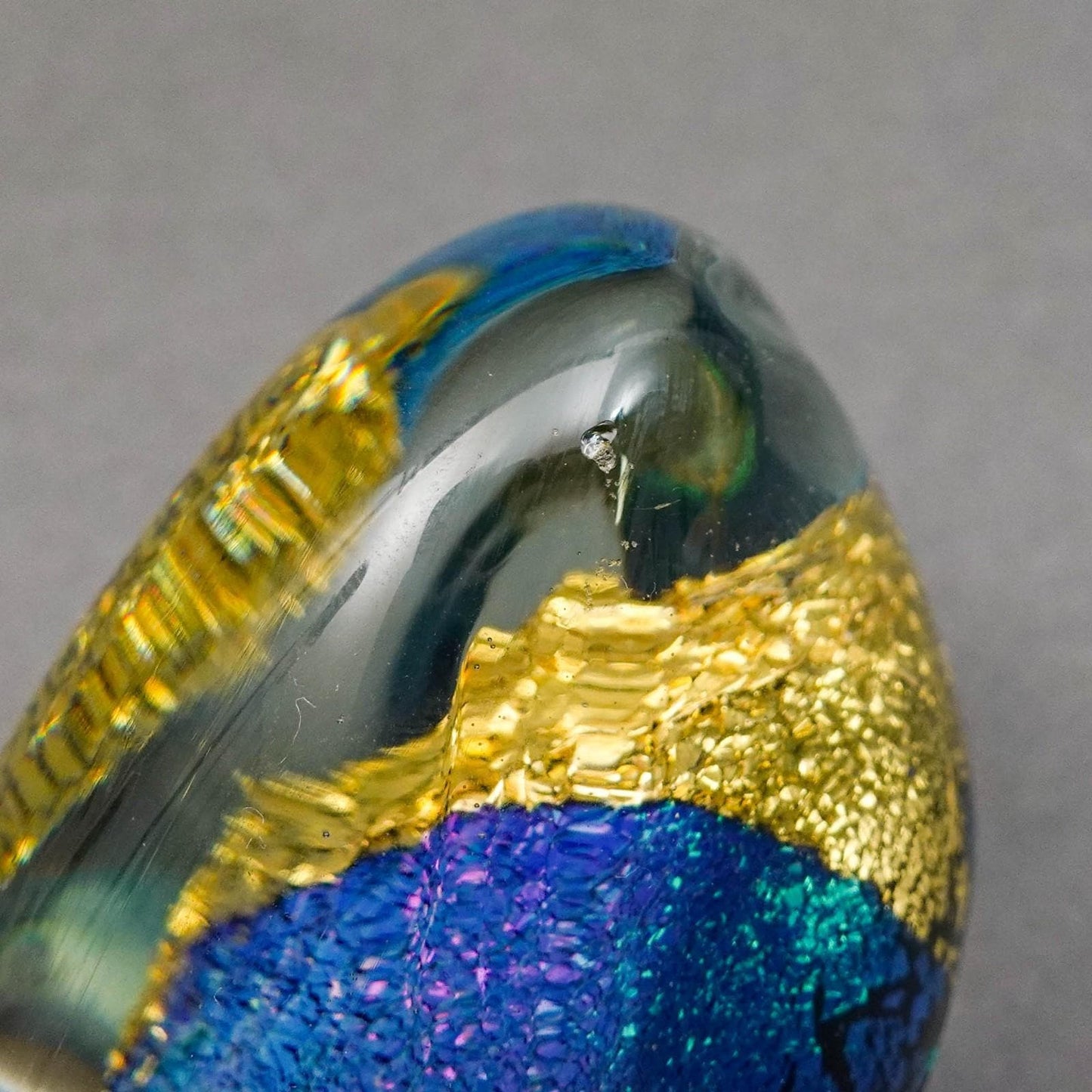 Eickholt Signed 1996 Iridescent Dichroic Gold Foil Heart Art Glass Paperweight