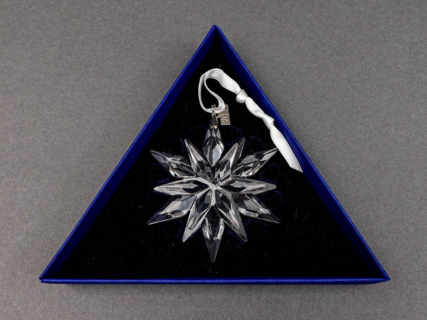 Swarovski Crystal 2011 Annual Edition Christmas Snowflake Ornament With Box
